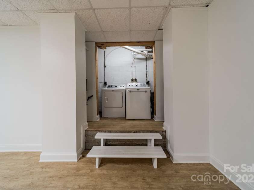 2646 Jacobs Road, Gastonia, NC 28054.  MLS# CAR4245565, YatesRealty ID 17641. Basement laundry