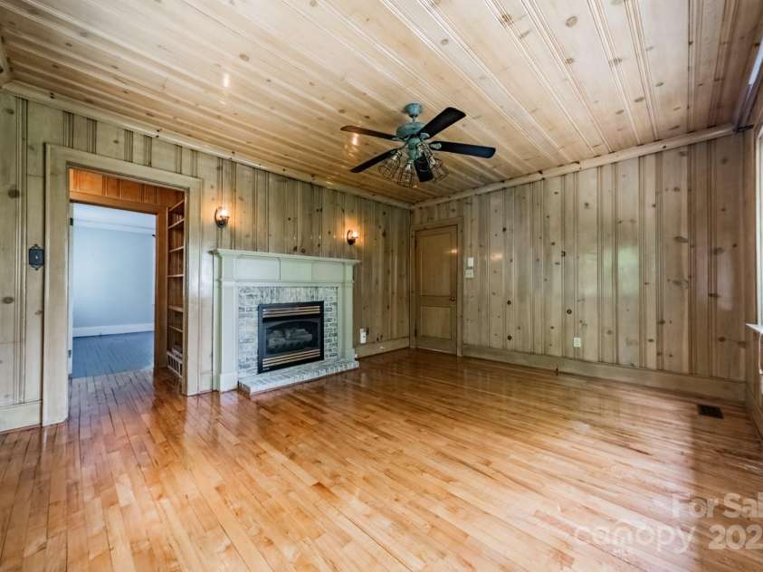 2646 Jacobs Road, Gastonia, NC 28054.  MLS# CAR4245565, YatesRealty ID 17641. Great for a den, office, or bedroom