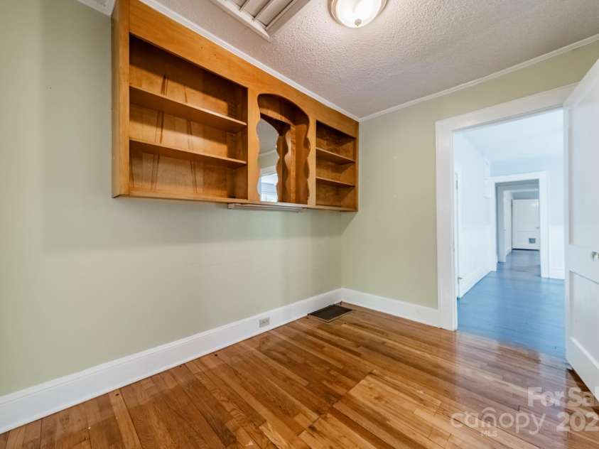 2646 Jacobs Road, Gastonia, NC 28054.  MLS# CAR4245565, YatesRealty ID 17641. Hallway