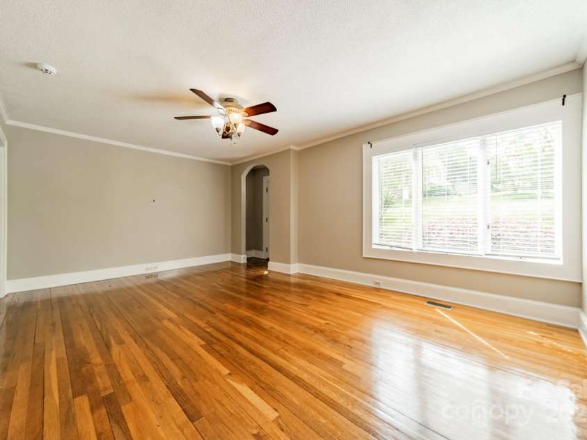2646 Jacobs Road, Gastonia, NC 28054.  MLS# CAR4245565, YatesRealty ID 17641. Living Room