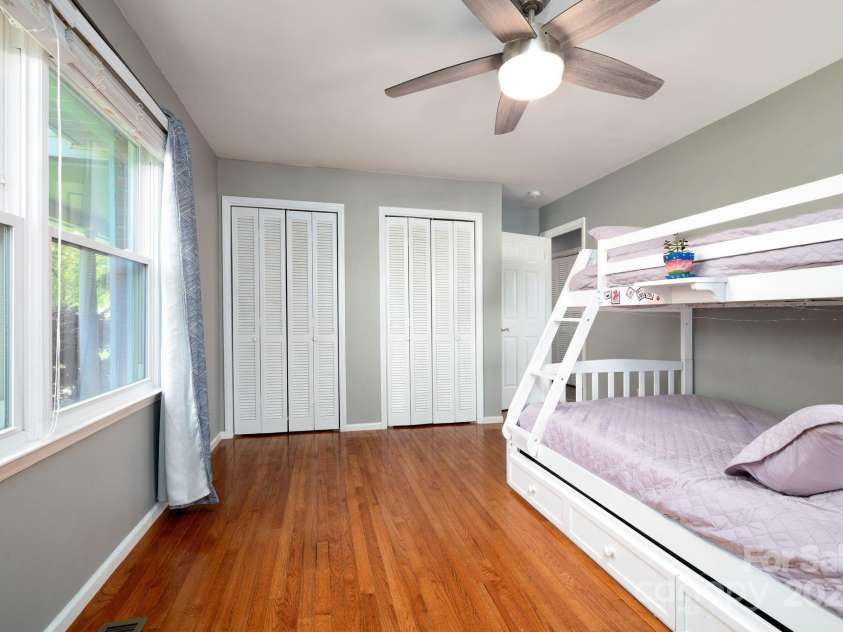 58 Braddock Way, Asheville, NC 28803.  MLS# CAR4246877, YatesRealty ID 17643. Lots of Natural light and two closets