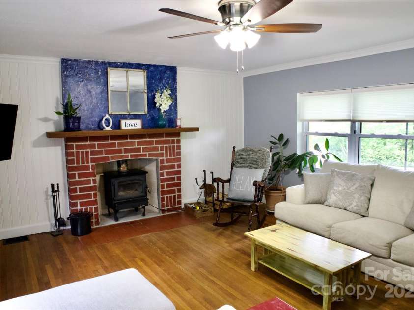 53 Windy Oaks Ridge, Burnsville, NC 28714.  MLS# CAR4259411, YatesRealty ID 17644. 