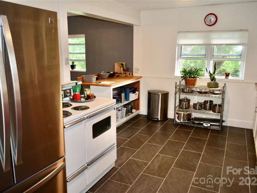 53 Windy Oaks Ridge, Burnsville, NC 28714.  MLS# CAR4259411, YatesRealty ID 17644. 