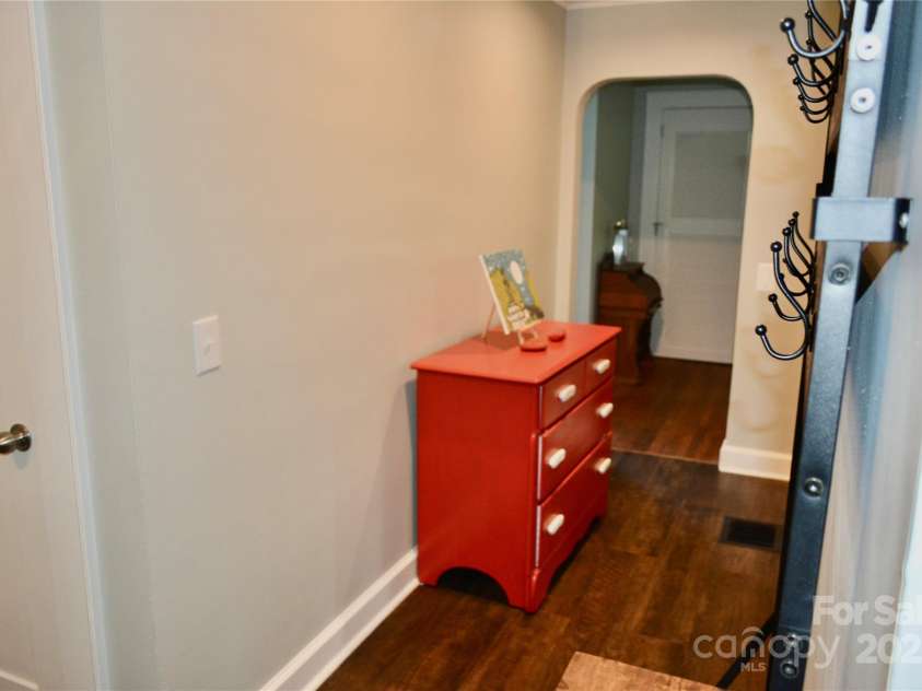 53 Windy Oaks Ridge, Burnsville, NC 28714.  MLS# CAR4259411, YatesRealty ID 17644. 