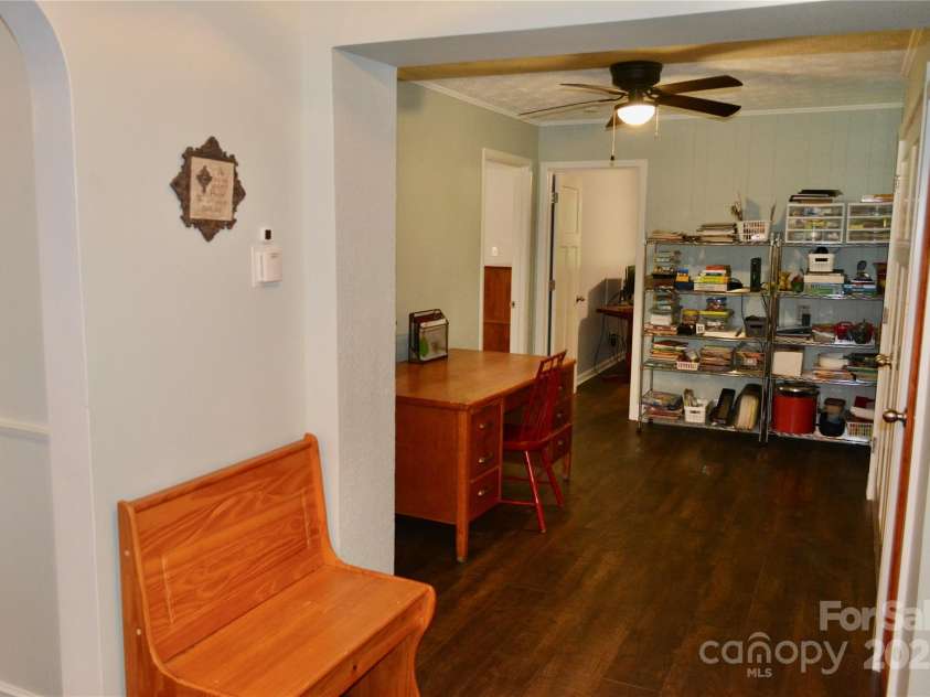 53 Windy Oaks Ridge, Burnsville, NC 28714.  MLS# CAR4259411, YatesRealty ID 17644. 