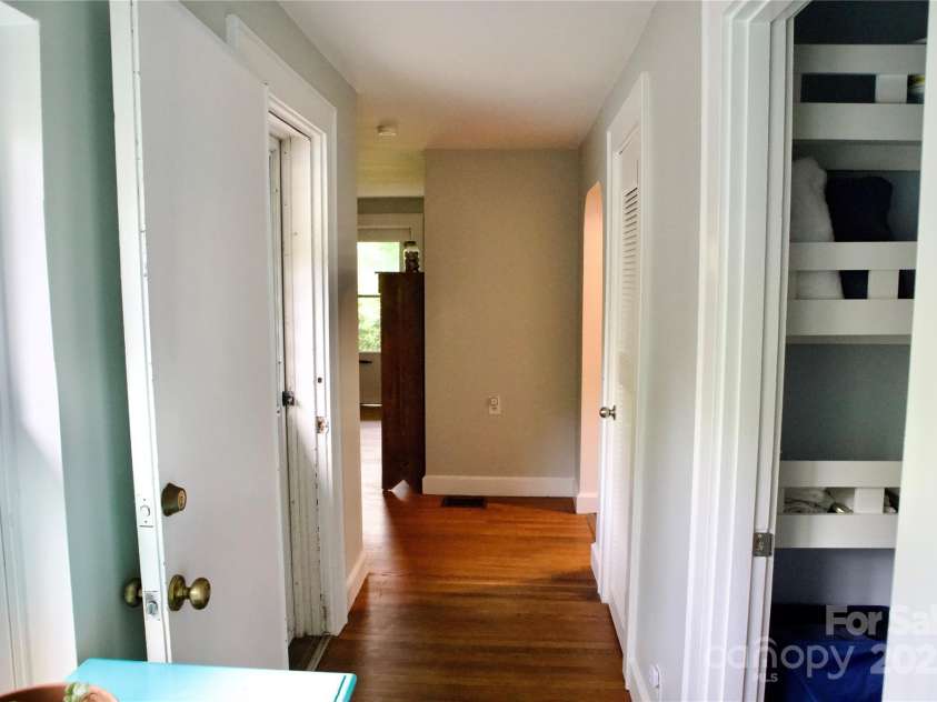 53 Windy Oaks Ridge, Burnsville, NC 28714.  MLS# CAR4259411, YatesRealty ID 17644. 