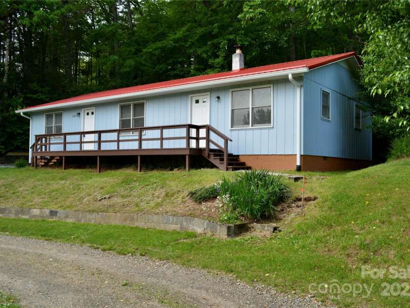 53 Windy Oaks Ridge, Burnsville, NC 28714.  MLS# CAR4259411, YatesRealty ID 17644. 