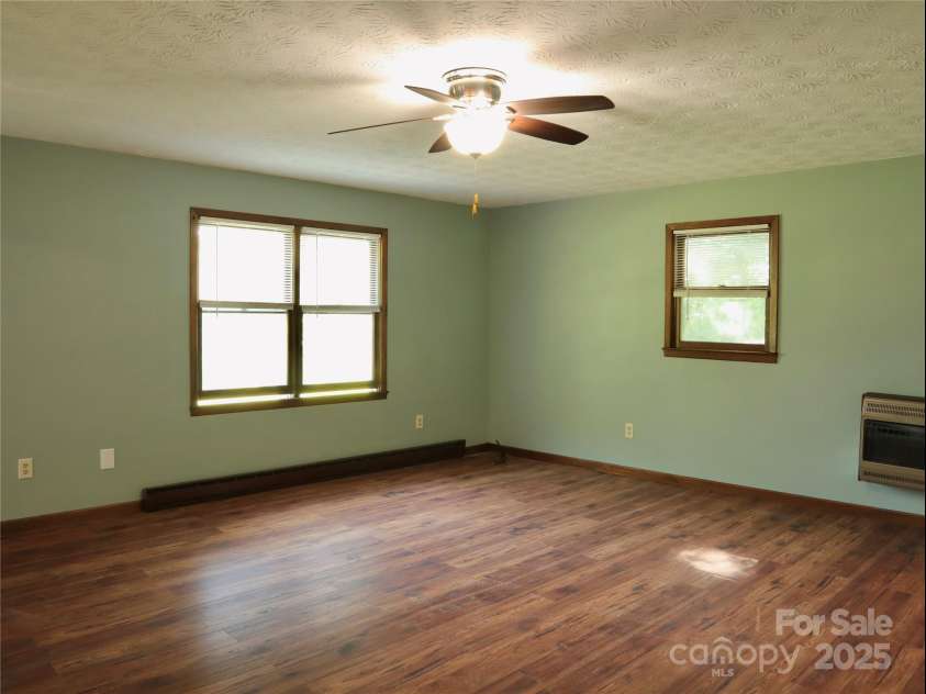 53 Windy Oaks Ridge, Burnsville, NC 28714.  MLS# CAR4259411, YatesRealty ID 17644. 