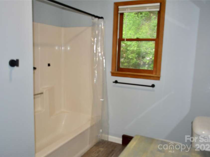 53 Windy Oaks Ridge, Burnsville, NC 28714.  MLS# CAR4259411, YatesRealty ID 17644. 