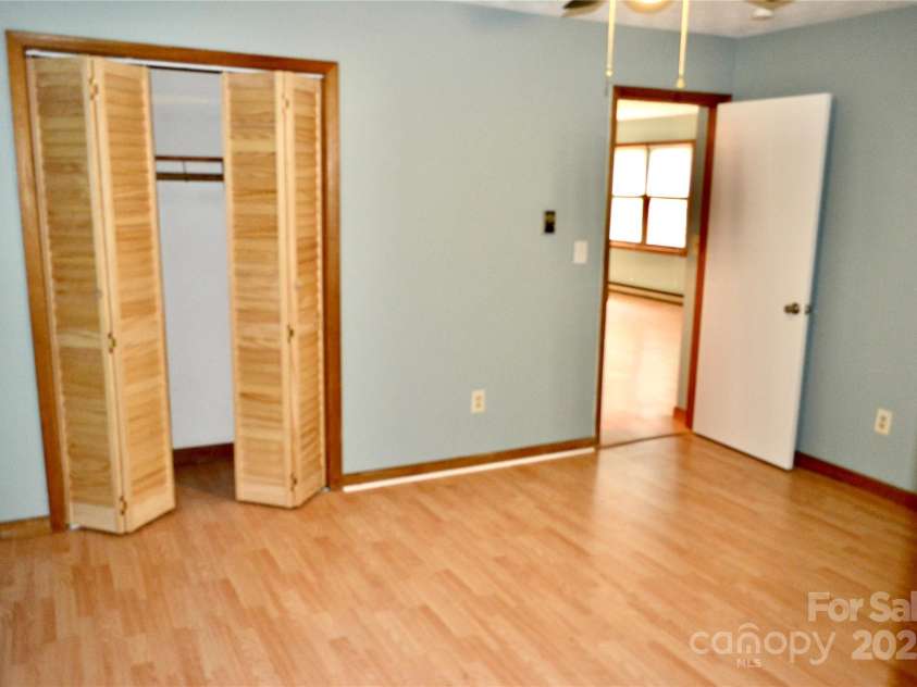 53 Windy Oaks Ridge, Burnsville, NC 28714.  MLS# CAR4259411, YatesRealty ID 17644. 