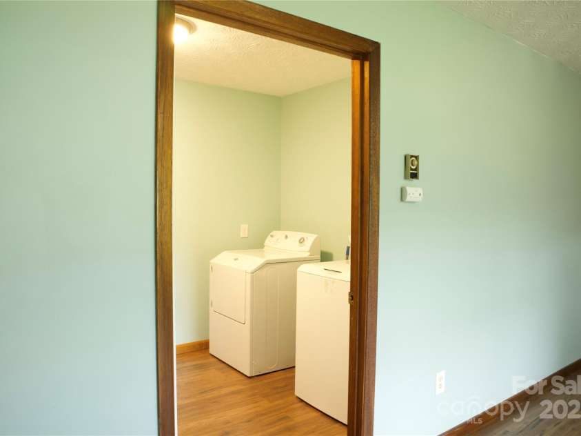 53 Windy Oaks Ridge, Burnsville, NC 28714.  MLS# CAR4259411, YatesRealty ID 17644. 