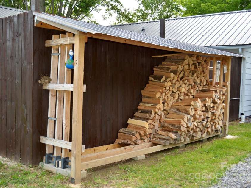 53 Windy Oaks Ridge, Burnsville, NC 28714.  MLS# CAR4259411, YatesRealty ID 17644. 