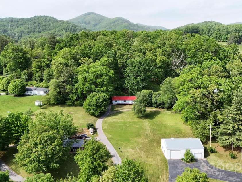 53 Windy Oaks Ridge, Burnsville, NC 28714.  MLS# CAR4259411, YatesRealty ID 17644. 