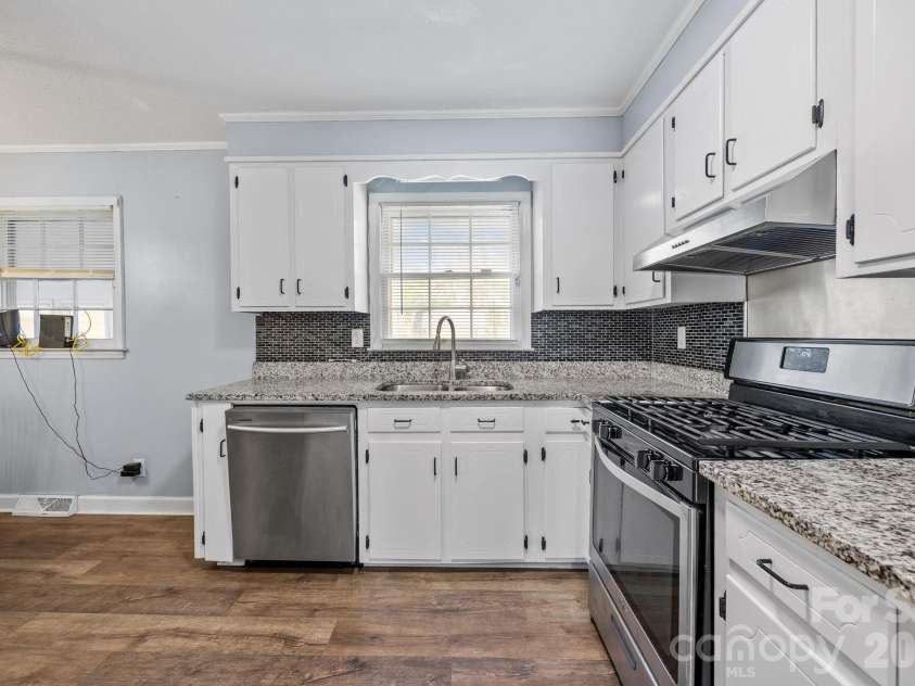 1009 Union Terrace, Gastonia, NC 28056.  MLS# CAR4359754, YatesRealty ID 17645. 