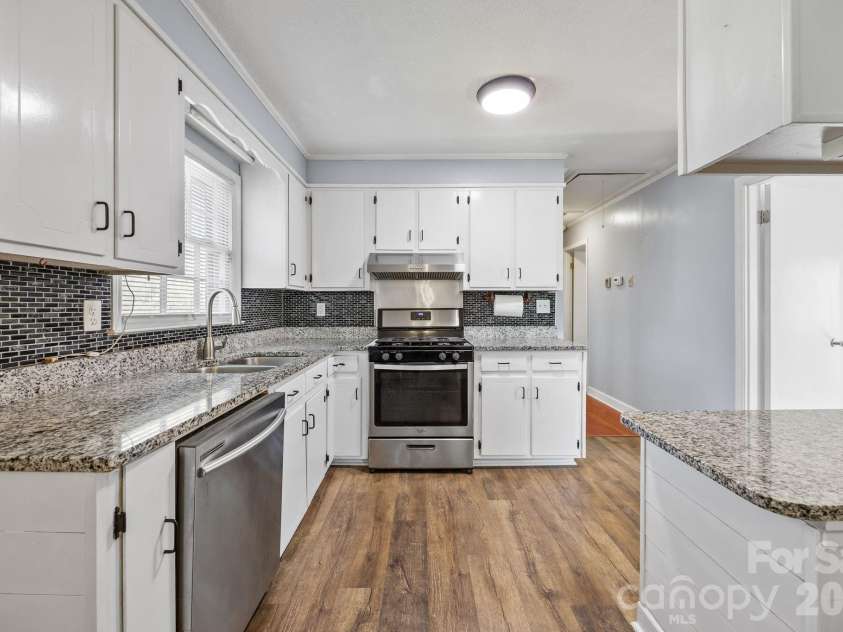 1009 Union Terrace, Gastonia, NC 28056.  MLS# CAR4359754, YatesRealty ID 17645. 