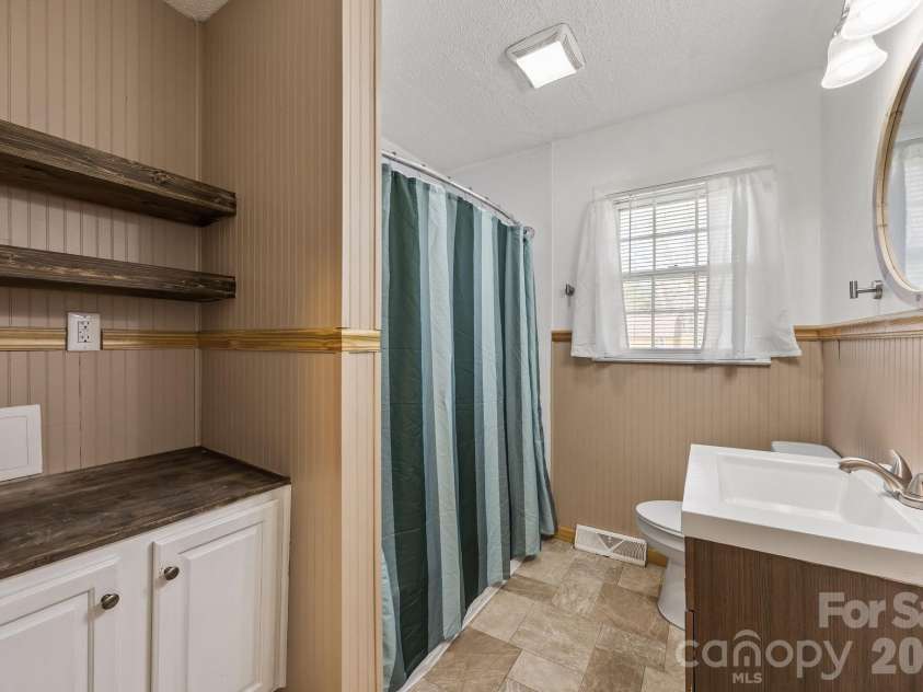 1009 Union Terrace, Gastonia, NC 28056.  MLS# CAR4359754, YatesRealty ID 17645. 