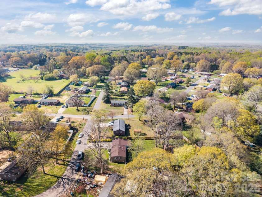 1009 Union Terrace, Gastonia, NC 28056.  MLS# CAR4359754, YatesRealty ID 17645. 