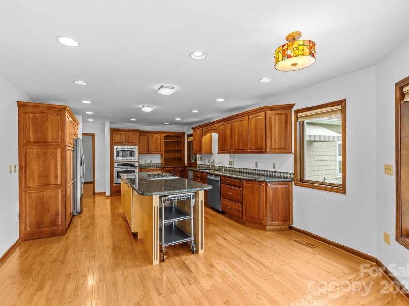 376 Oak Tree Road, Mooresville, NC 28117.  MLS# CAR4247932, YatesRealty ID 17645. 