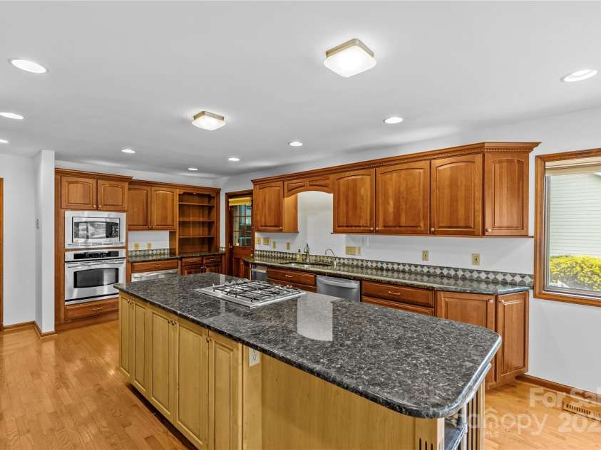 376 Oak Tree Road, Mooresville, NC 28117.  MLS# CAR4247932, YatesRealty ID 17645. 