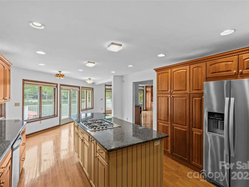 376 Oak Tree Road, Mooresville, NC 28117.  MLS# CAR4247932, YatesRealty ID 17645. 