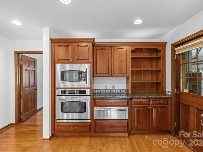 376 Oak Tree Road, Mooresville, NC 28117.  MLS# CAR4247932, YatesRealty ID 17645. 
