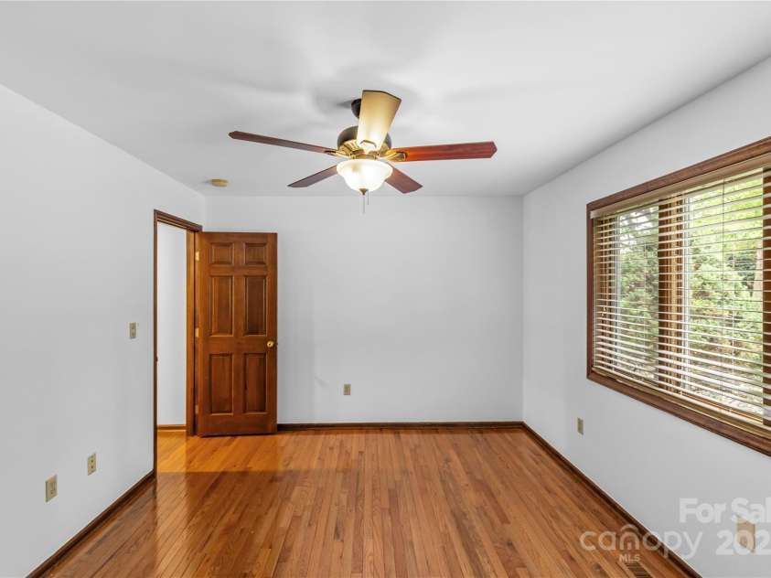 376 Oak Tree Road, Mooresville, NC 28117.  MLS# CAR4247932, YatesRealty ID 17645. 