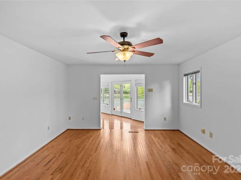 376 Oak Tree Road, Mooresville, NC 28117.  MLS# CAR4247932, YatesRealty ID 17645. 