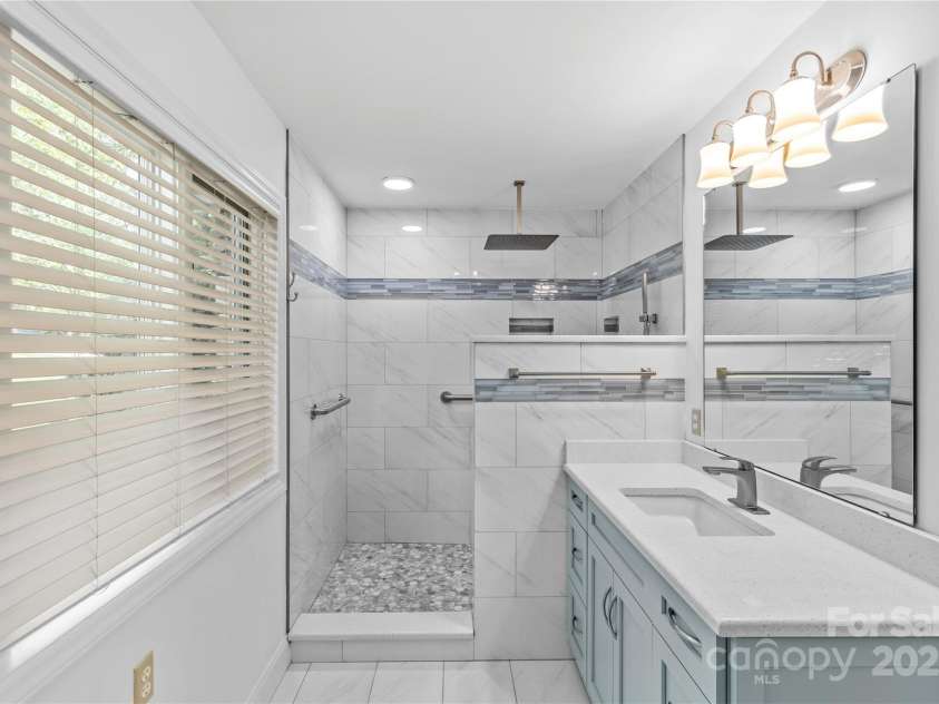 376 Oak Tree Road, Mooresville, NC 28117.  MLS# CAR4247932, YatesRealty ID 17645. 
