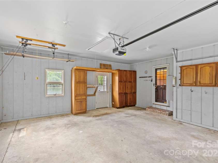 376 Oak Tree Road, Mooresville, NC 28117.  MLS# CAR4247932, YatesRealty ID 17645. 