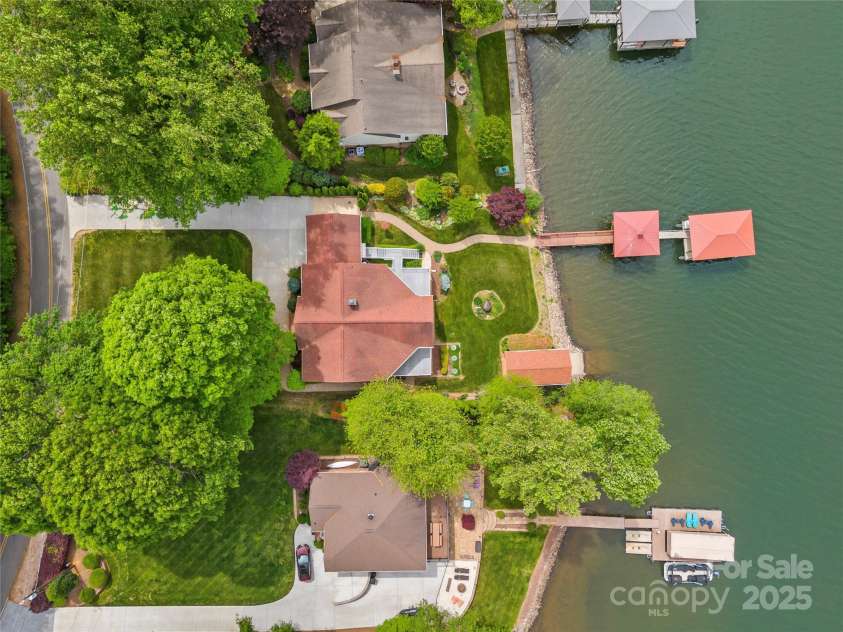 376 Oak Tree Road, Mooresville, NC 28117.  MLS# CAR4247932, YatesRealty ID 17645. 