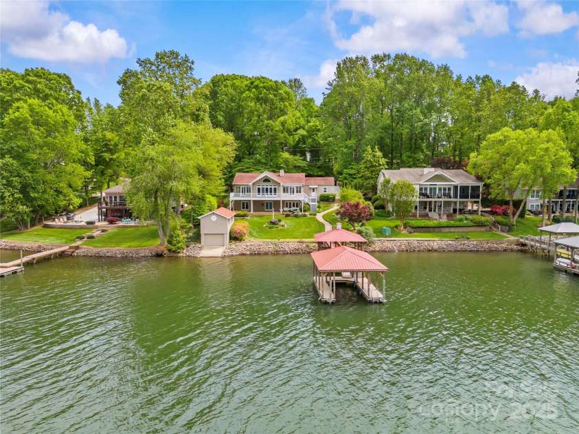 376 Oak Tree Road, Mooresville, NC 28117.  MLS# CAR4247932, YatesRealty ID 17645. 