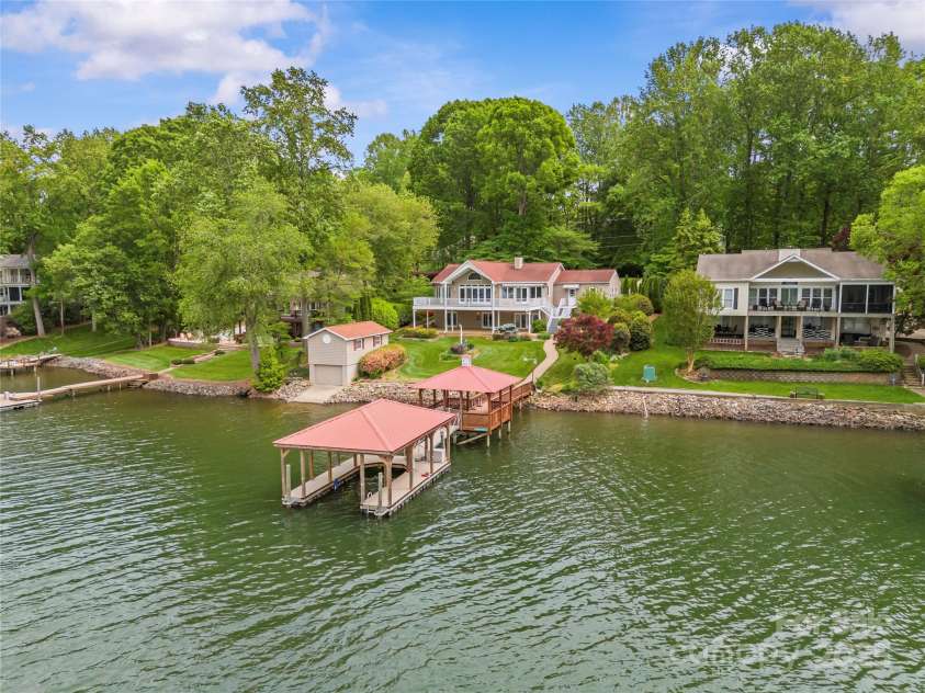 376 Oak Tree Road, Mooresville, NC 28117.  MLS# CAR4247932, YatesRealty ID 17645. 
