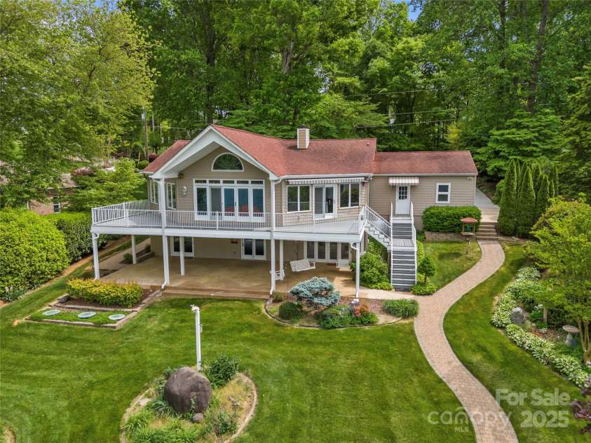 376 Oak Tree Road, Mooresville, NC 28117.  MLS# CAR4247932, YatesRealty ID 17645. 