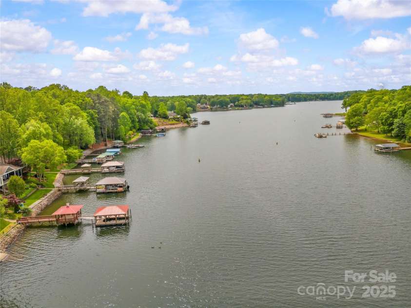376 Oak Tree Road, Mooresville, NC 28117.  MLS# CAR4247932, YatesRealty ID 17645. 