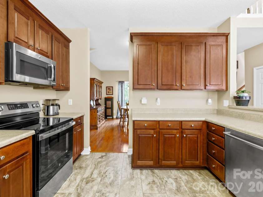 1131 Greenheather Drive, Salisbury, NC 28147.  MLS# CAR4357803, YatesRealty ID 17646. New Flooring in Kitchen