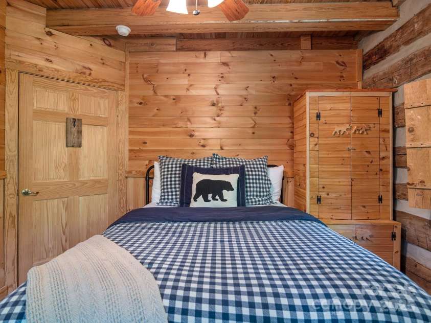 18 Lennox Road, Landrum, SC 29356.  MLS# CAR4253831, YatesRealty ID 17646. 