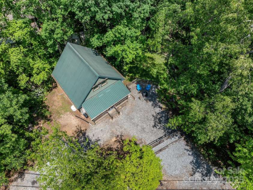 18 Lennox Road, Landrum, SC 29356.  MLS# CAR4253831, YatesRealty ID 17646. 