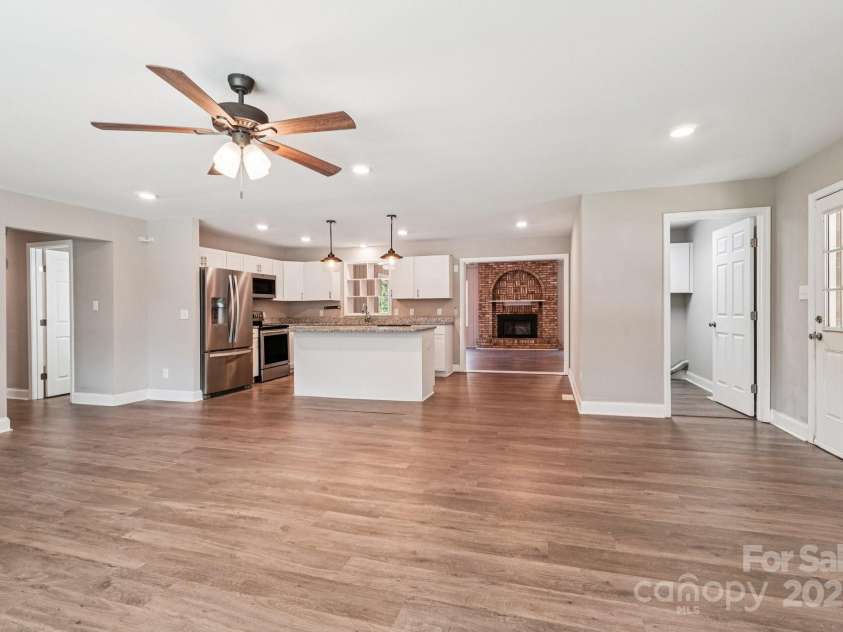 1211 Mirror Park Drive, Salisbury, NC 28146.  MLS# CAR4302629, YatesRealty ID 17647. 