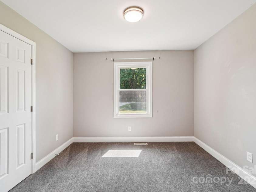 1211 Mirror Park Drive, Salisbury, NC 28146.  MLS# CAR4302629, YatesRealty ID 17647. 