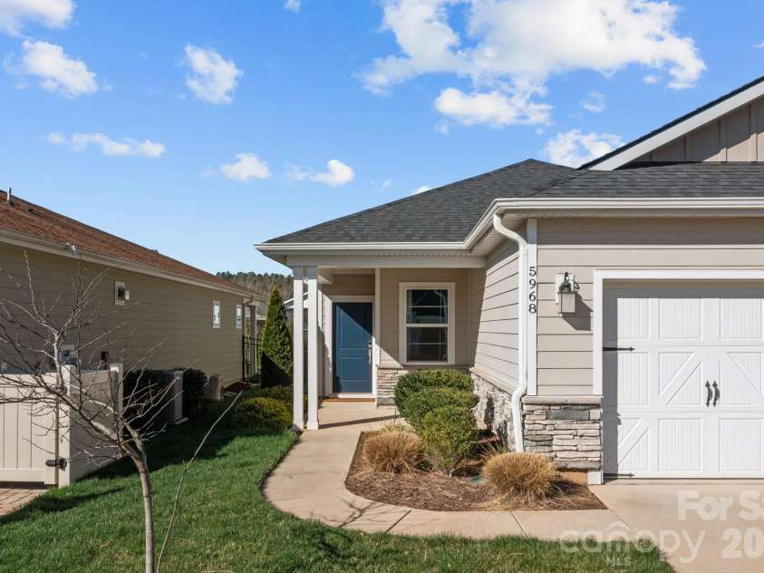 5968 Pier Drive, Denver, NC 28037.  MLS# CAR4359194, YatesRealty ID 17647. 