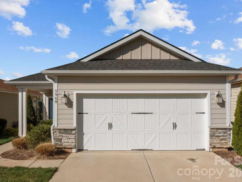 5968 Pier Drive, Denver, NC 28037.  MLS# CAR4359194, YatesRealty ID 17647. 