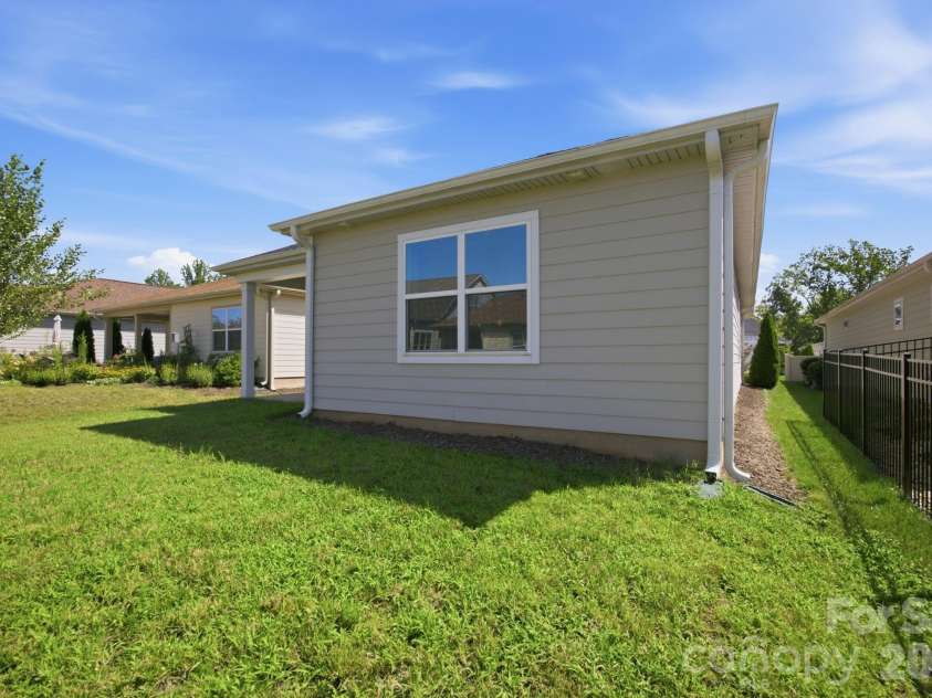 5968 Pier Drive, Denver, NC 28037.  MLS# CAR4359194, YatesRealty ID 17647. 