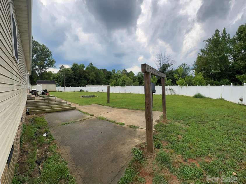 13219 Asbury Chapel Road, Huntersville, NC 28078.  MLS# CAR4264147, YatesRealty ID 17649. 