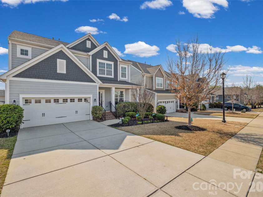 327 Hawks Creek Parkway, Fort Mill, SC 29708.  MLS# CAR4360891, YatesRealty ID 17649. 