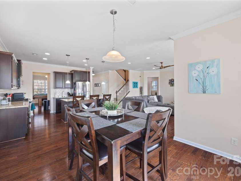 327 Hawks Creek Parkway, Fort Mill, SC 29708.  MLS# CAR4360891, YatesRealty ID 17649. Eat in kitchen area