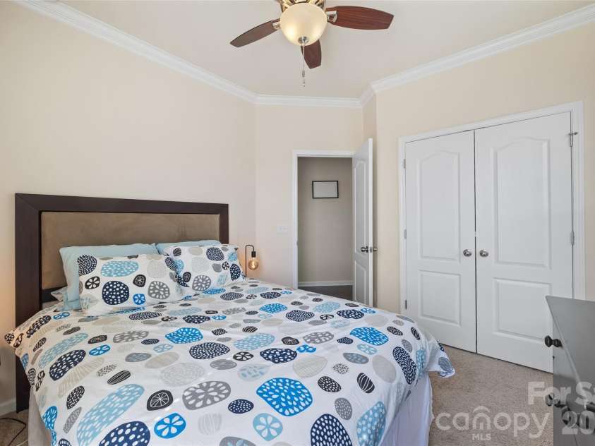 327 Hawks Creek Parkway, Fort Mill, SC 29708.  MLS# CAR4360891, YatesRealty ID 17649. First floor bedroom