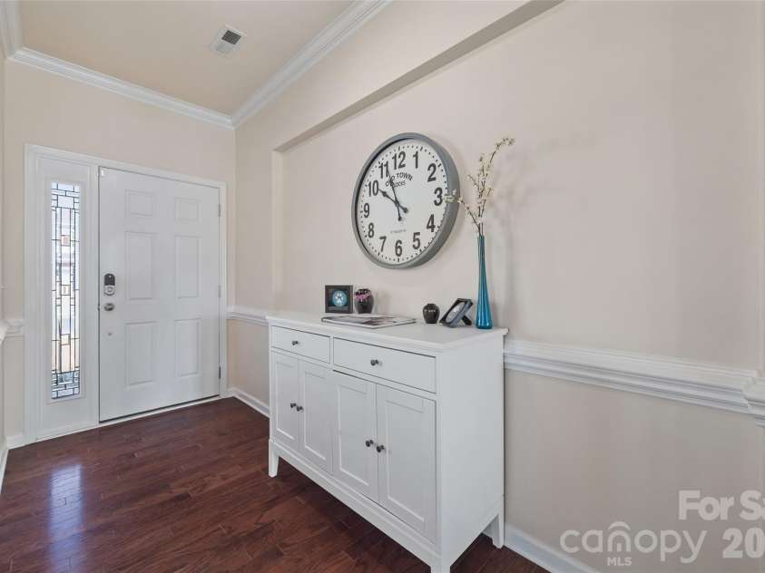 327 Hawks Creek Parkway, Fort Mill, SC 29708.  MLS# CAR4360891, YatesRealty ID 17649. Foyer