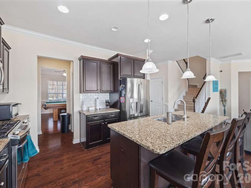 327 Hawks Creek Parkway, Fort Mill, SC 29708.  MLS# CAR4360891, YatesRealty ID 17649. Kitchen
