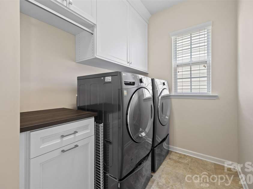 327 Hawks Creek Parkway, Fort Mill, SC 29708.  MLS# CAR4360891, YatesRealty ID 17649. Laundry room