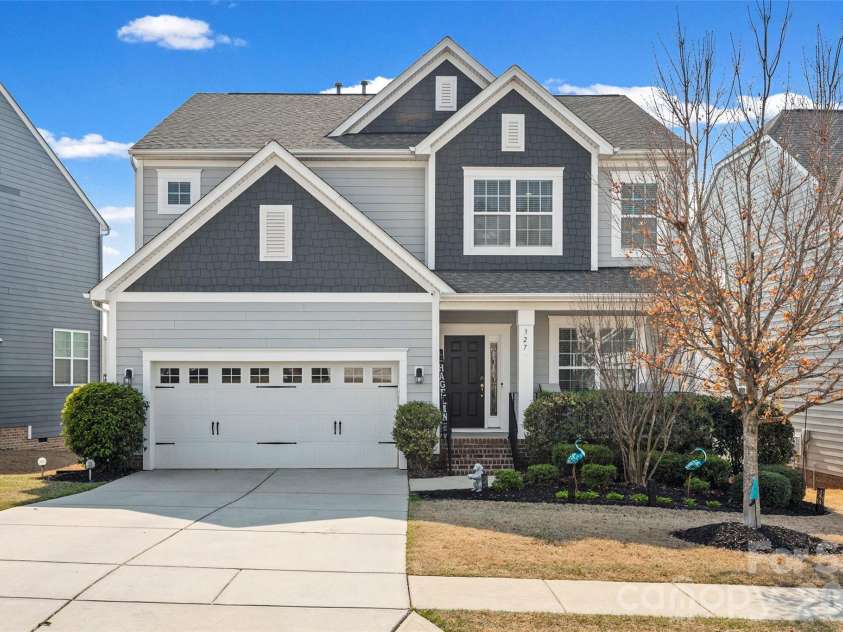 327 Hawks Creek Parkway, Fort Mill, SC 29708.  MLS# CAR4360891, YatesRealty ID 17649. Welcome home!